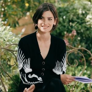 $3500 Chanel Pre-Fall 2021 Metiers D'Art Black White Cashmere 21A Cardigan